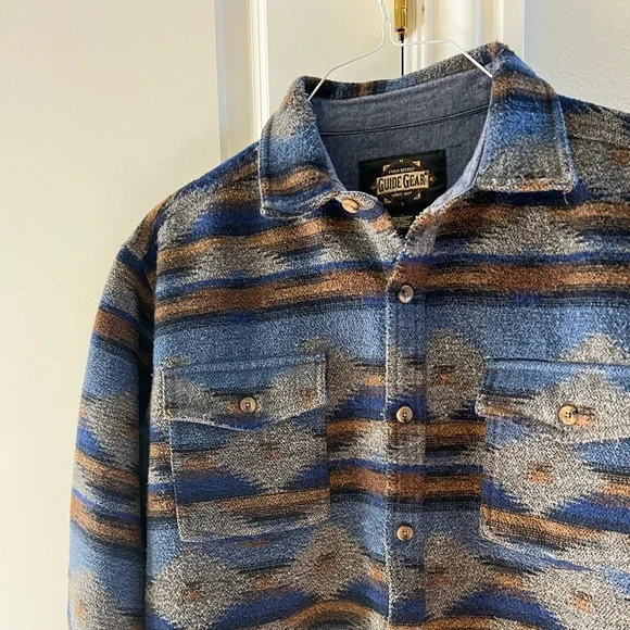 CLEARANCE Men’s L Guide Gear Blue & Gray Aztec Print Button Down Shirt Jacket - Picture 2 of 10